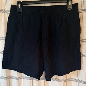 Abercrombie Black Pull On Shorts 3 Inch Inseam Elastic Waist Viscose Blend Small